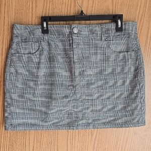 American Eagle gray plaid skirt 16
